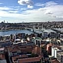 Ayşe Gültekin © Metro Köprüsü